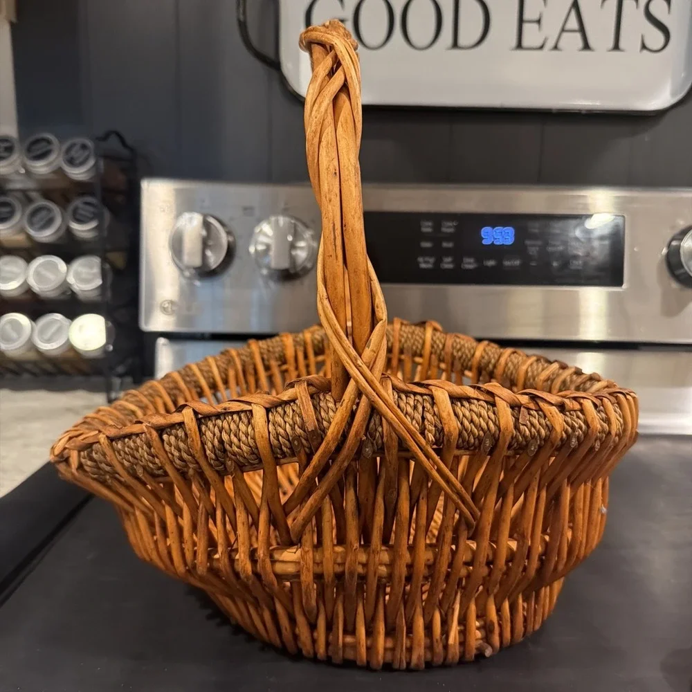 LG Rustic Wicker Gathering Basket Farmhouse Cottagecore Decor Reinforced‎ Handle